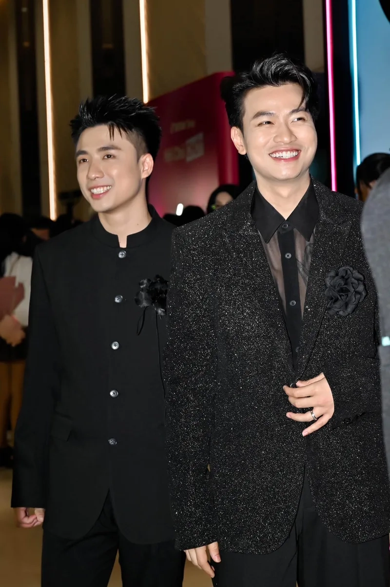 Ninh anh bùi và anh âm tạo nên những sản phẩm âm nhạc độc đáo