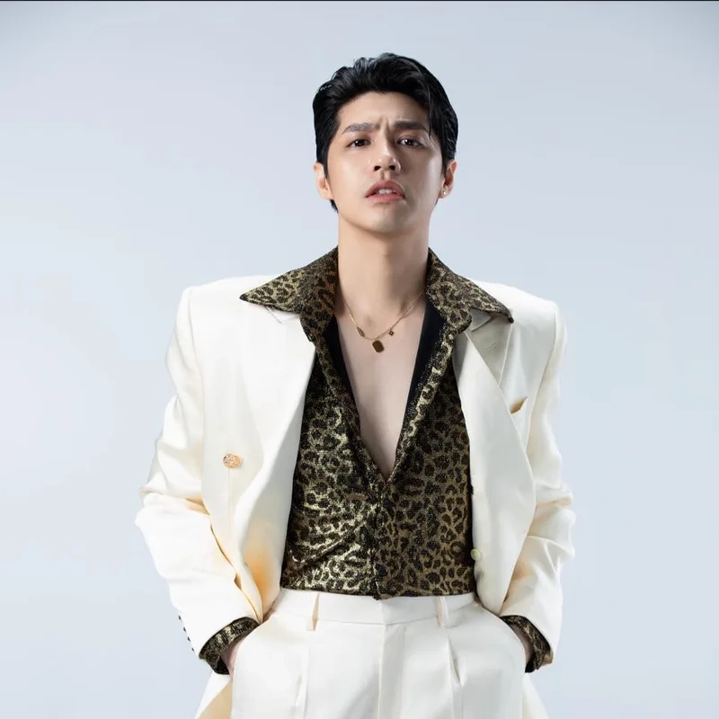 Karaoke mashup Noo Phước Thịnh mang đến những giai điệu thú vị