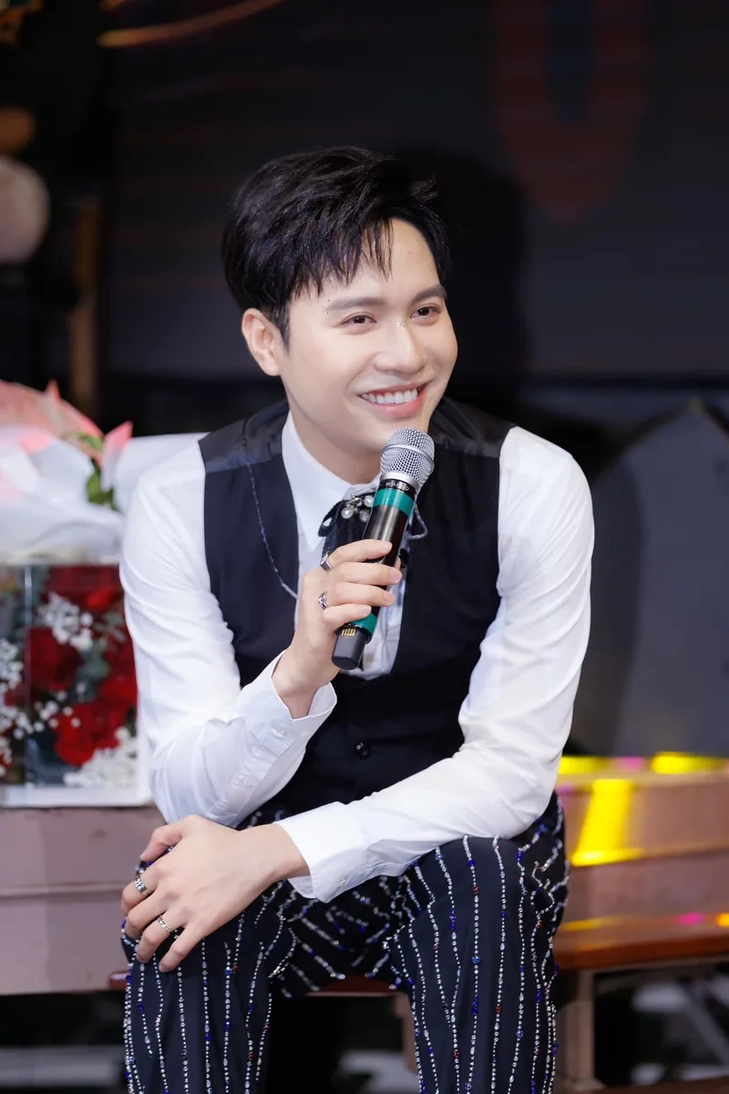 Bất chấp phạm anh duy là một trong những sản phẩm nổi bật của anh