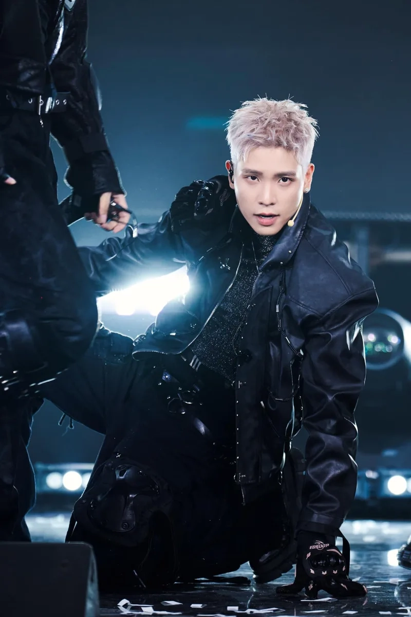 Regret quân ap tạo cảm xúc sâu lắng cho người nghe