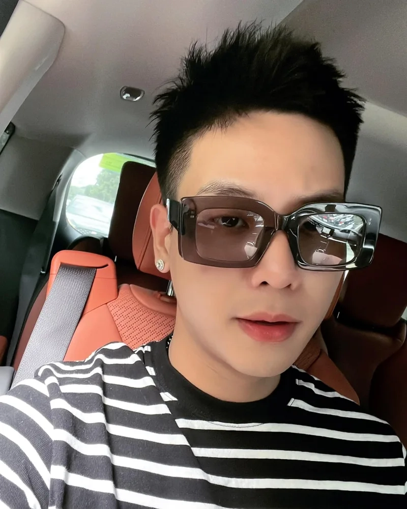 Anh quân ap tạo không gian sống động cho người hâm mộ