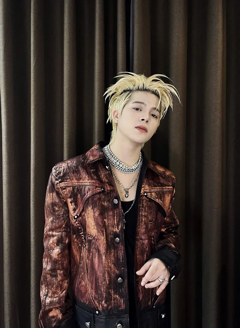 Ảnh rhyder tóc trắng giúp bạn thể hiện phong cách độc đáo