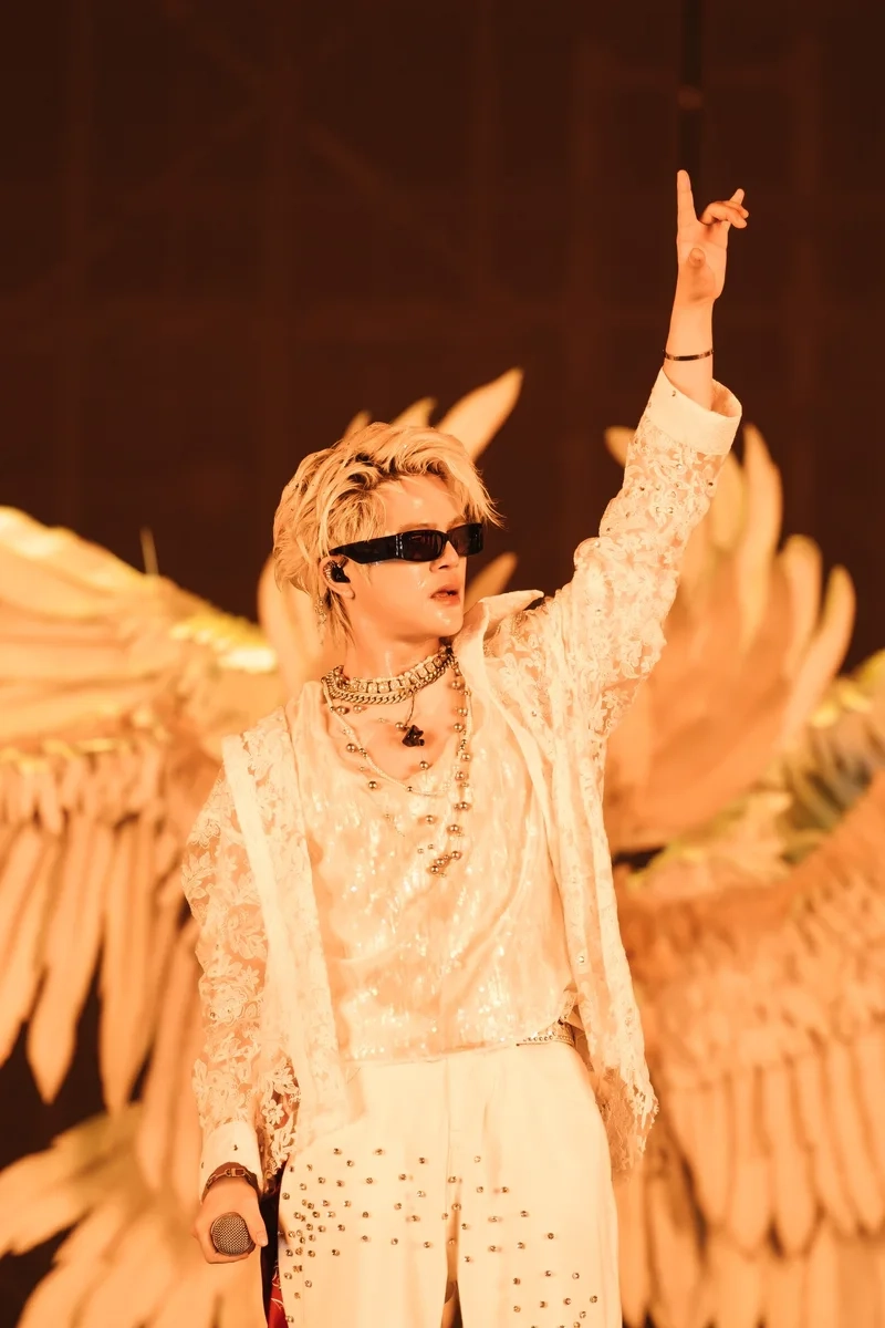 Ảnh rhyder tóc xanh tạo không gian sống động cho trang cá nhân