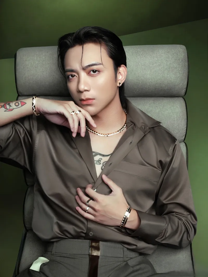 Soobin hoàng sơn anh đã quen với cô đơn tạo không khí nhẹ nhàng