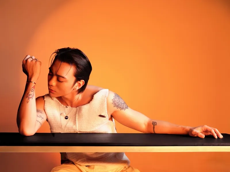 Soobin hoàng sơn karaoke tạo không khí vui vẻ cho buổi tiệc