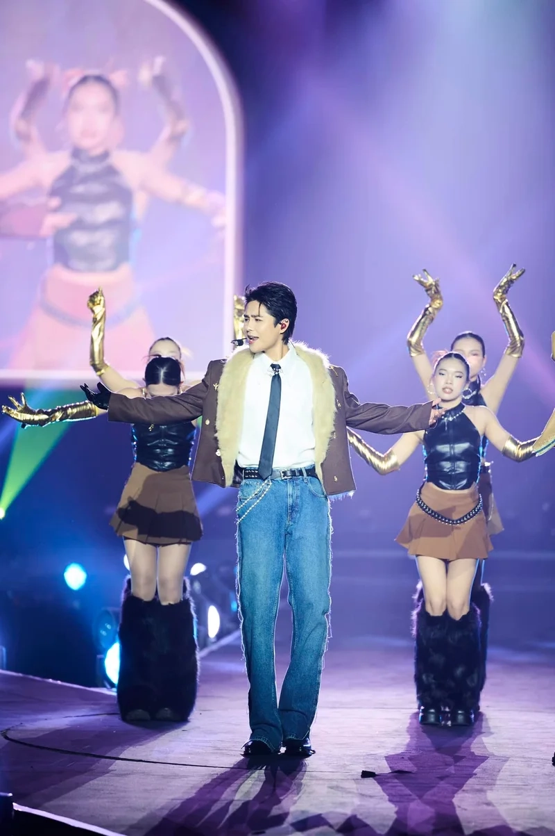 Tìm hiểu tăng duy tân cắt đôi nỗi sầu lyrics để cảm nhận sâu sắc hơn