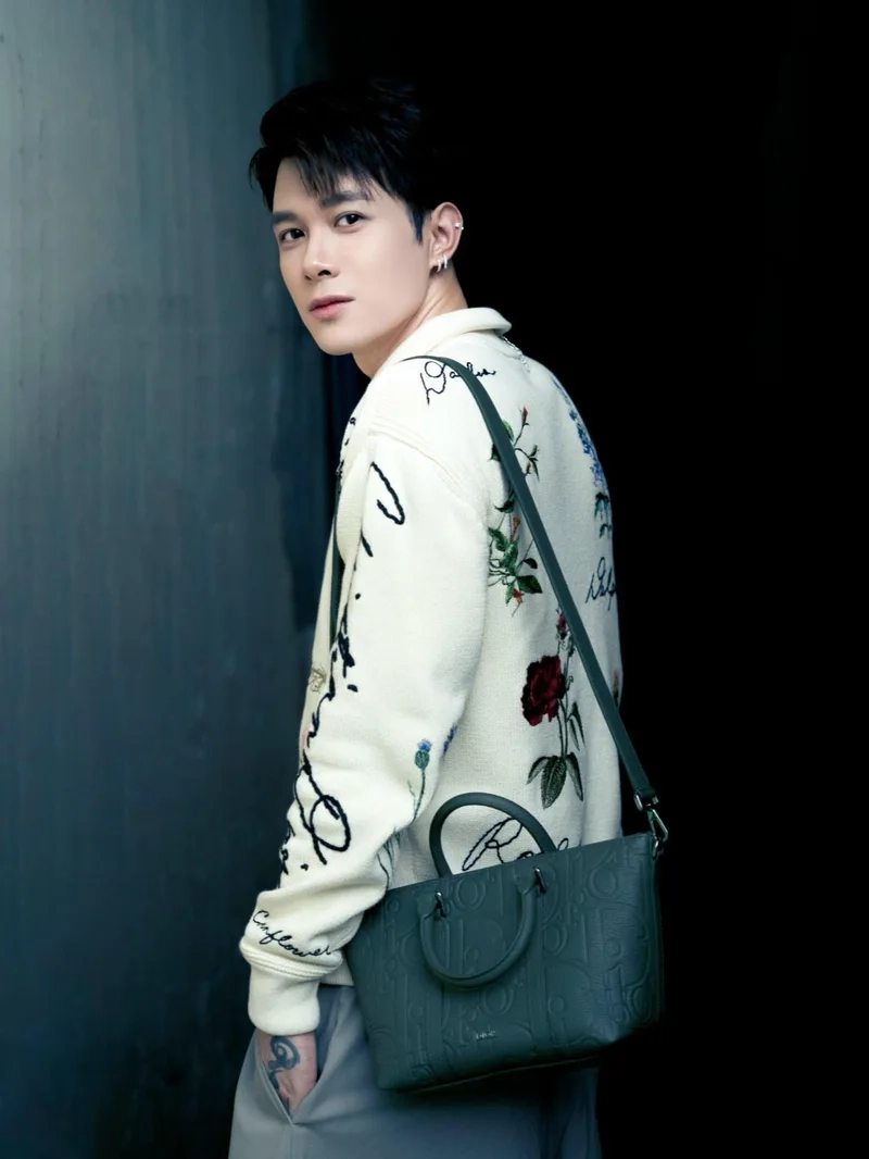 Anh tú atus bao nhiêu tuổi giúp bạn tìm hiểu về tuổi của anh