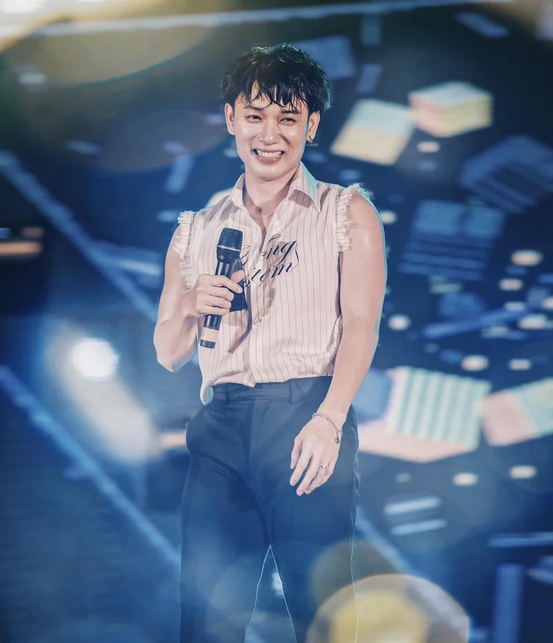 Bốn chữ lắm trúc nhân là bài hát đầy cảm xúc