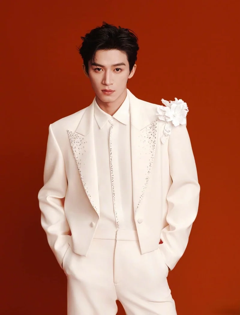 Vương tinh việt sinh năm bao nhiêu là câu hỏi thú vị cho fan