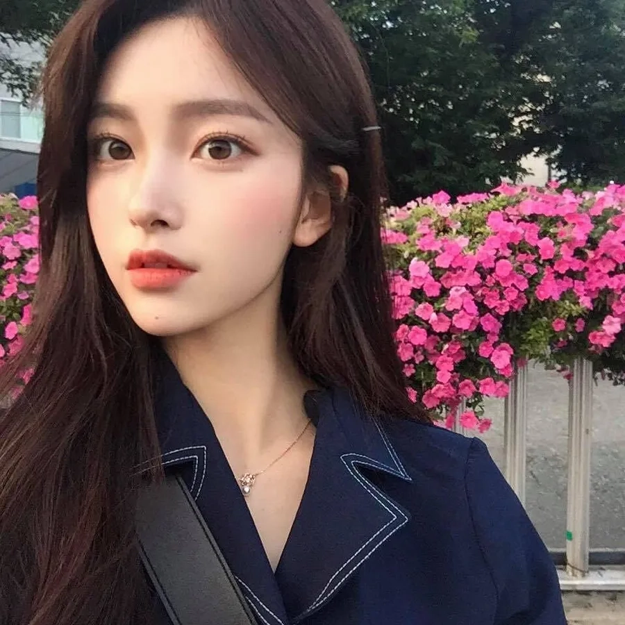 Ảnh con gái k5 thể hiện sự hồn nhiên và đáng yêu