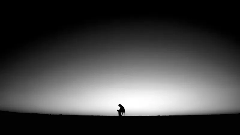 Chọn ảnh avatar cô đơn để thể hiện tâm trạng của bạn