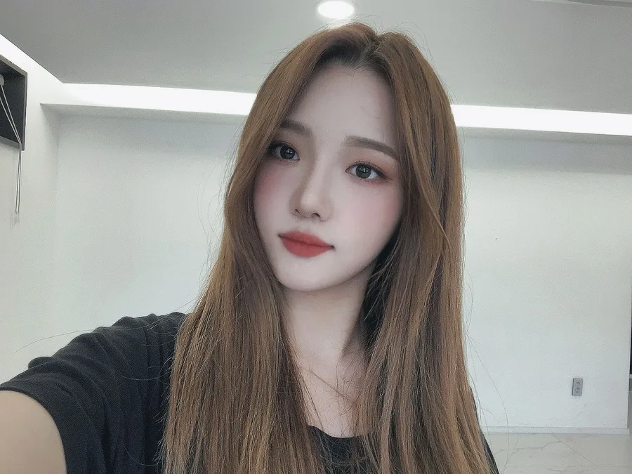 Anh gái k8 thể hiện phong cách trẻ trung và năng động