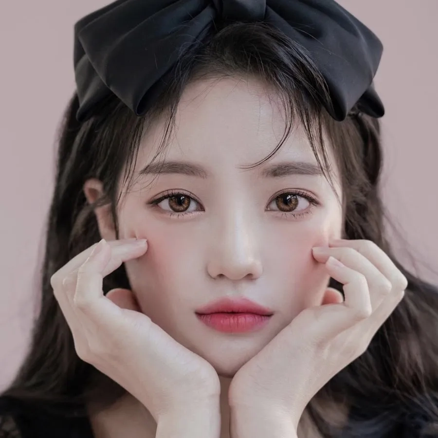 Ảnh gái đẹp k8 thể hiện sự quyến rũ và tự tin