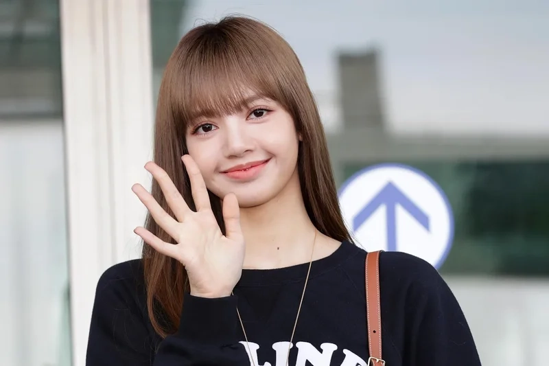Avatar lisa blackpink thể hiện sự yêu thích với cô nàng tài năng