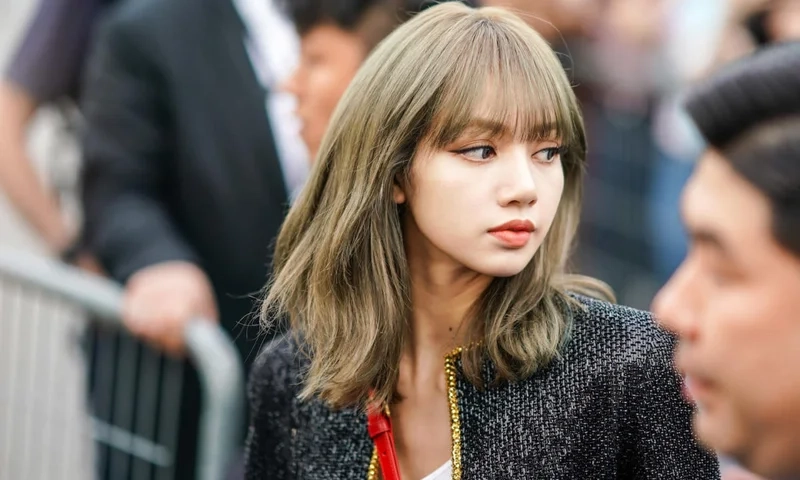Hình nền lisa blackpink giúp bạn thể hiện phong cách cá nhân