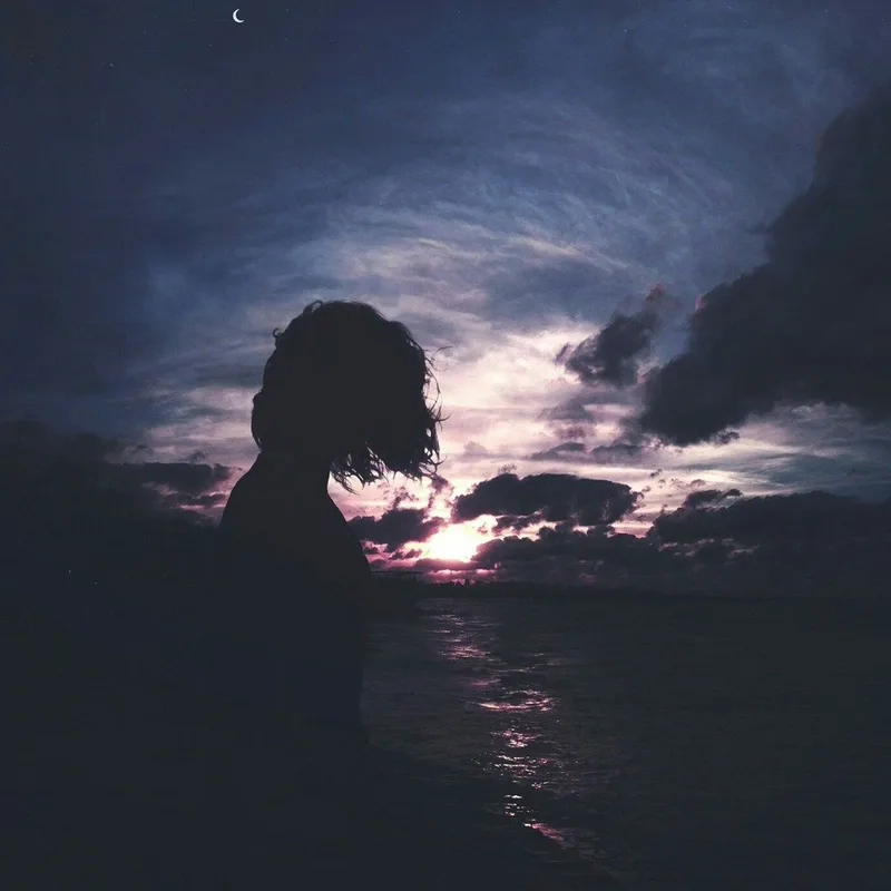 Hình avatar buồn cô đơn cho những ai đang tìm kiếm sự đồng cảm