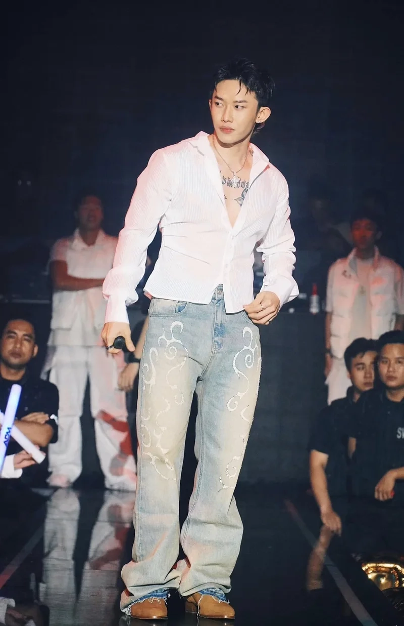 Tết đong đầy kay trần là một ca khúc không thể thiếu mỗi dịp Tết