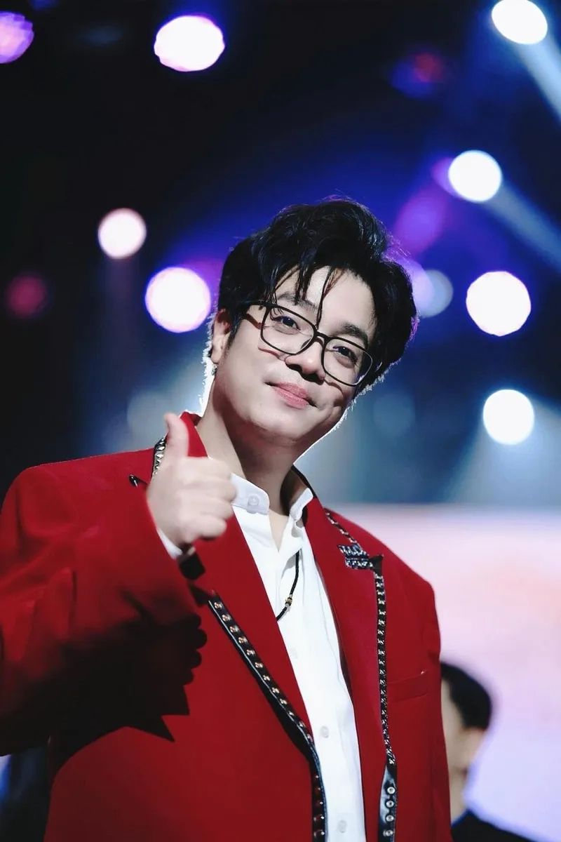 Hoang mang karaoke bùi anh tuấn tạo không khí vui vẻ cho buổi tiệc