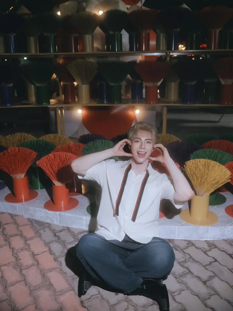 Erik diu dang em den mang đến giai điệu nhẹ nhàng