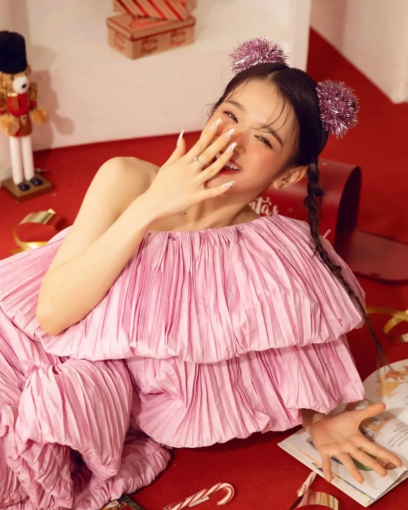 Theo dõi linh ka instagram để cập nhật những hình ảnh mới nhất