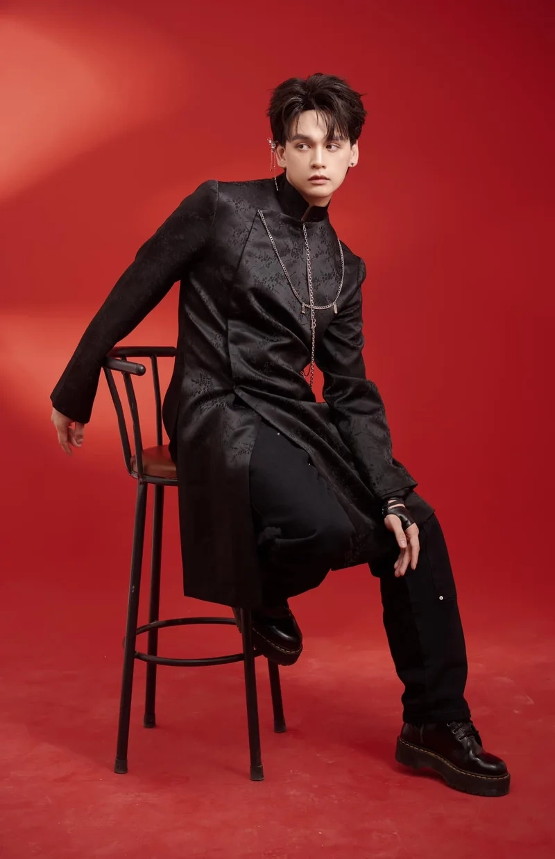 Nguyễn trần trung quân cover nhiều bài hát nổi tiếng với phong cách riêng