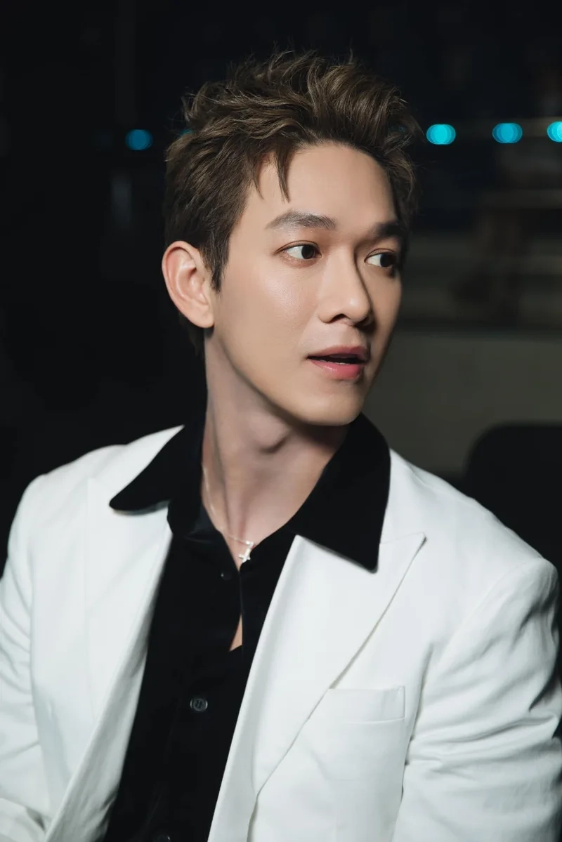 Song luân cây táo nở hoa là một trong những sản phẩm nổi bật