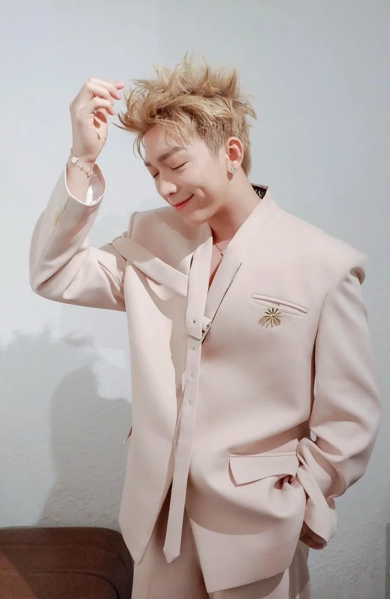 Lời bài hát tăng phúc đừng chờ anh nữa đầy cảm xúc và sâu lắng