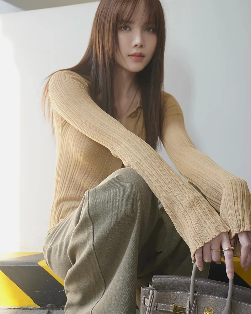 Xem ngay thiều bảo trâm mv mới nhất với hình ảnh mãn nhãn và âm nhạc cuốn hút