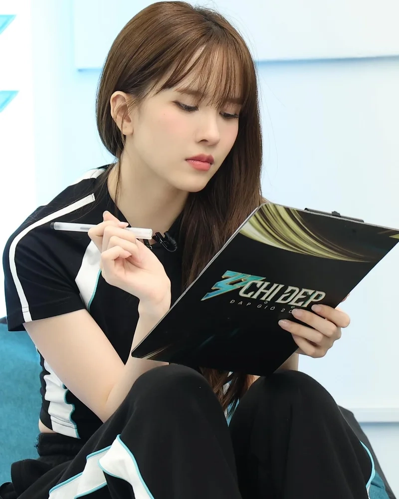 Chiêm ngưỡng album thiều bảo trâm với những ca khúc gây bão Vpop