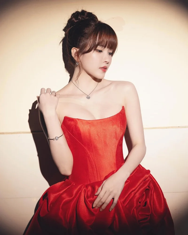 Dấu ấn của làn sóng xanh thiều bảo trâm, khẳng định tài năng trong âm nhạc