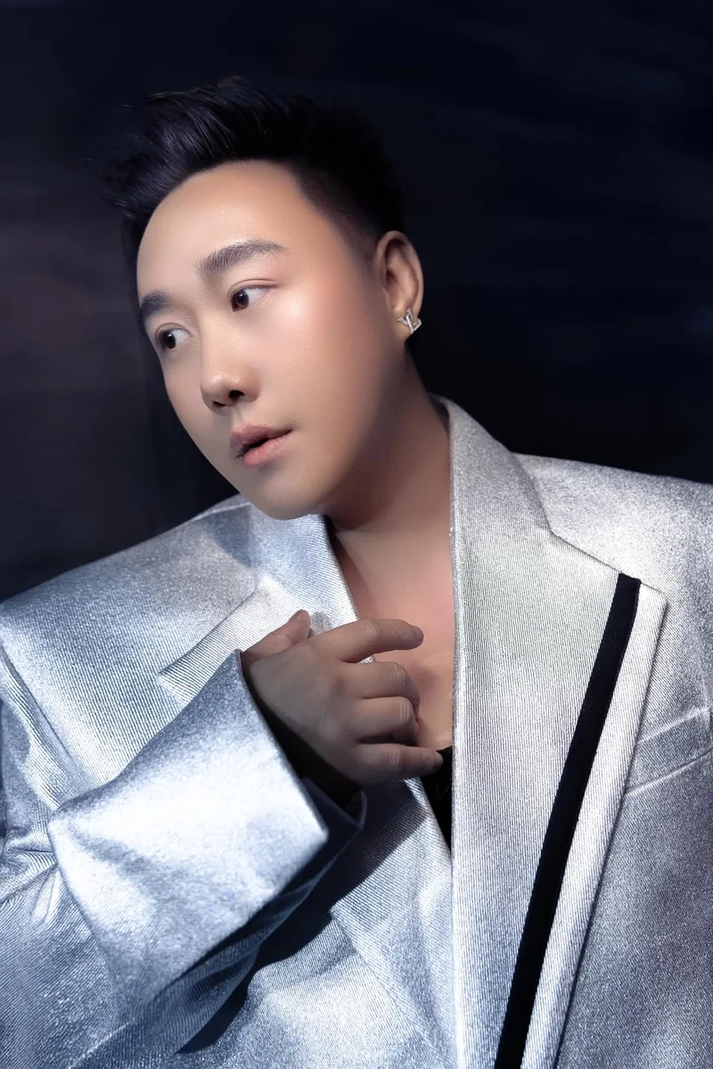 Trung quân idol chưa bao giờ là một ca khúc đầy cảm xúc