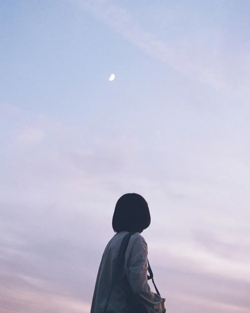 Chụp ảnh sau lưng nữ giúp ghi lại những khoảnh khắc đáng nhớ