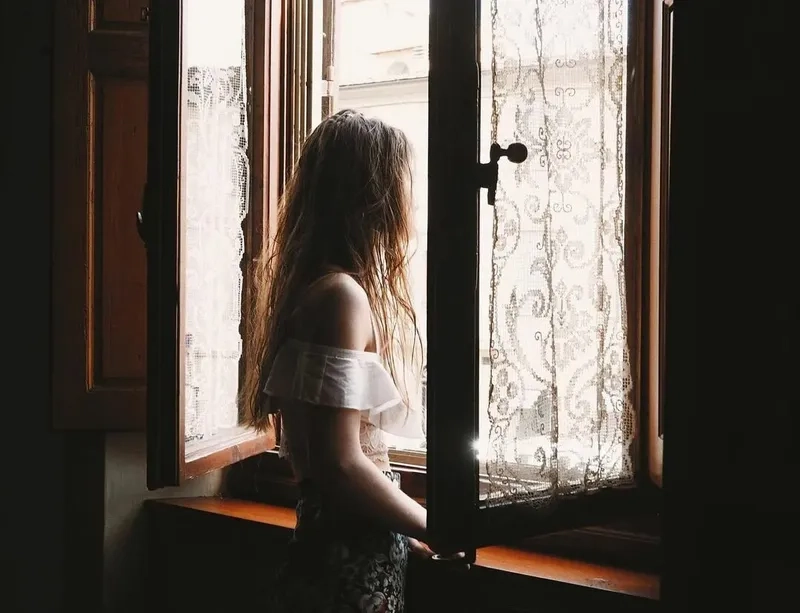 Hình chụp sau lưng nữ đẹp tạo nên những bức ảnh nghệ thuật