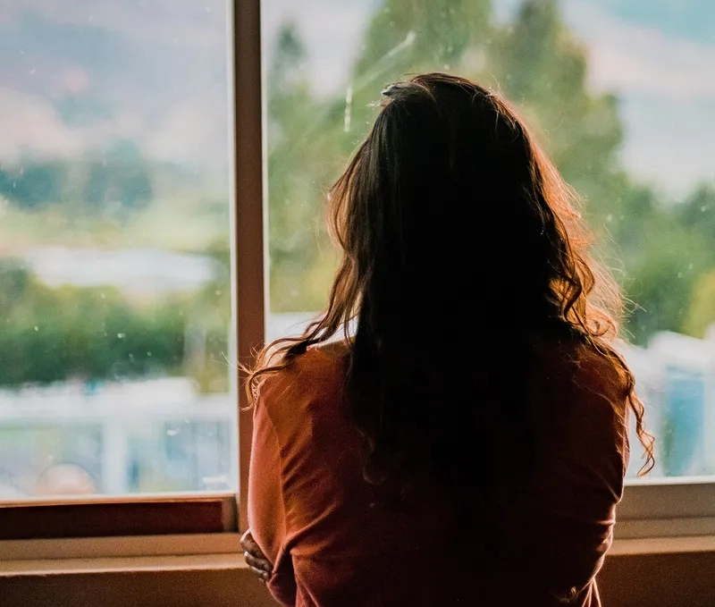 Ảnh chụp sau lưng nữ đẹp giúp bạn thể hiện phong cách riêng