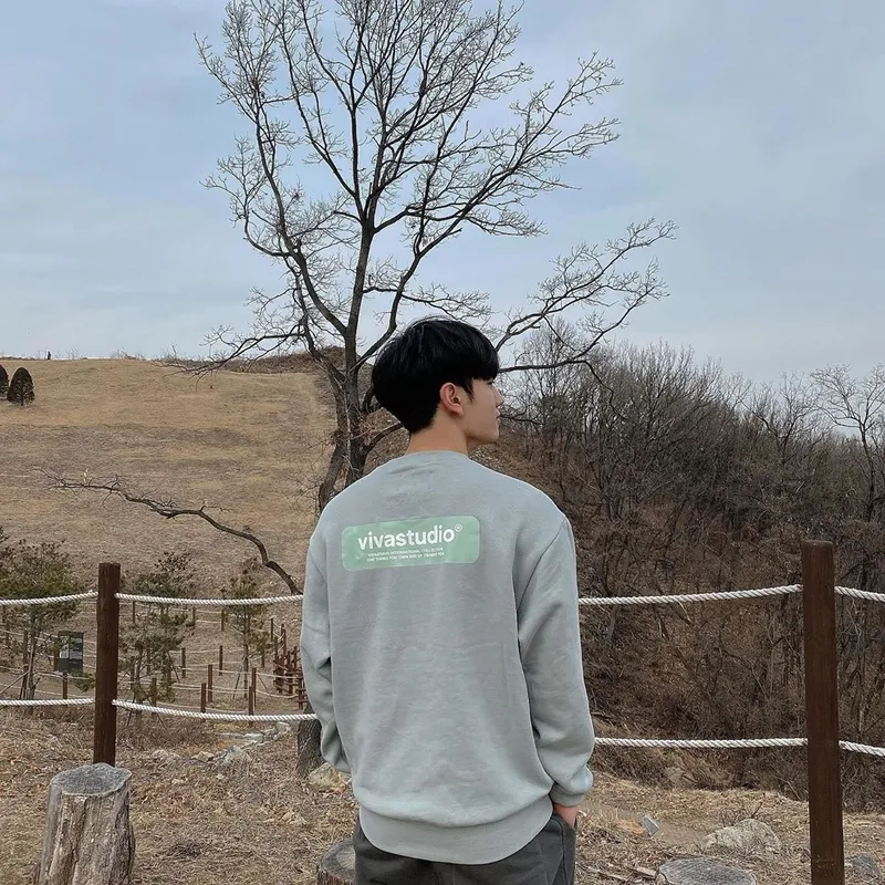 Avatar ảnh chụp sau lưng nam đẹp thể hiện phong cách mạnh mẽ