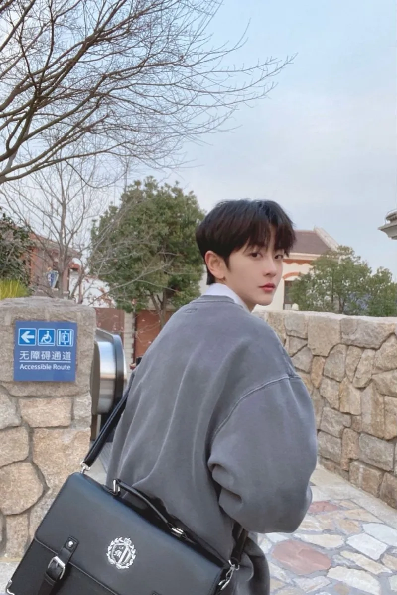 Hình ảnh chụp sau lưng đẹp tạo nên những bức ảnh nghệ thuật