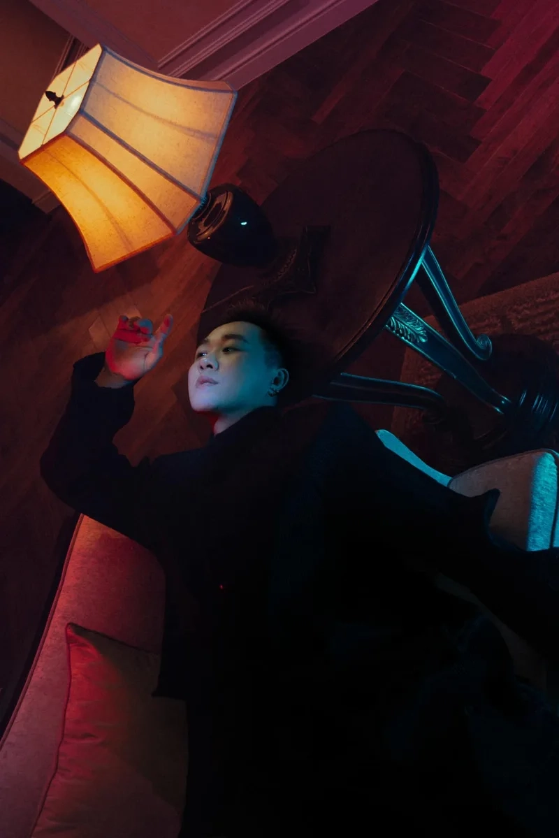 Trung quân trung quân idol dấu mưa là một bản ballad sâu lắng