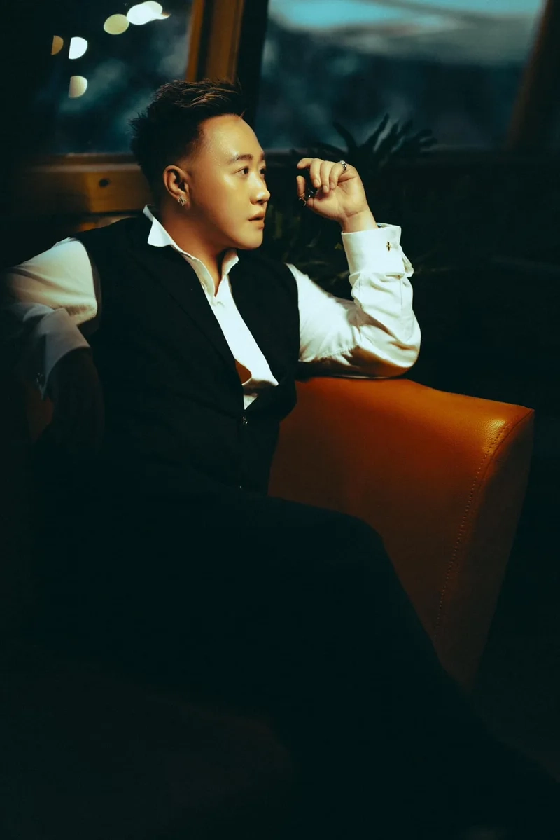 Mưa rơi lặng thầm trung quân idol là một bản ballad đầy cảm xúc