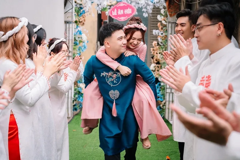 Lễ đám hỏi Đặng Thu Hà giản dị nhưng đầy ấm áp và ý nghĩa