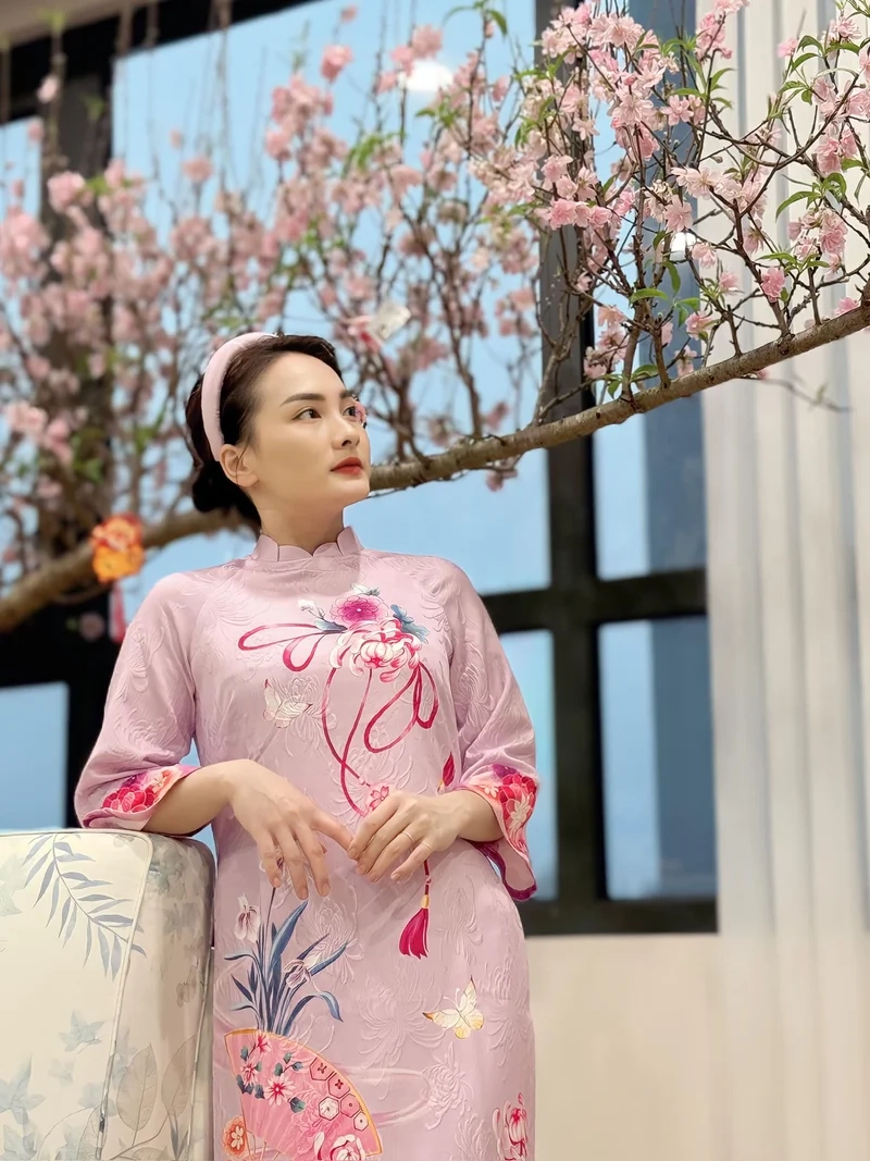 Theo dõi trang cá nhân Bảo Thanh Facebook để cập nhật tin tức mới nhất