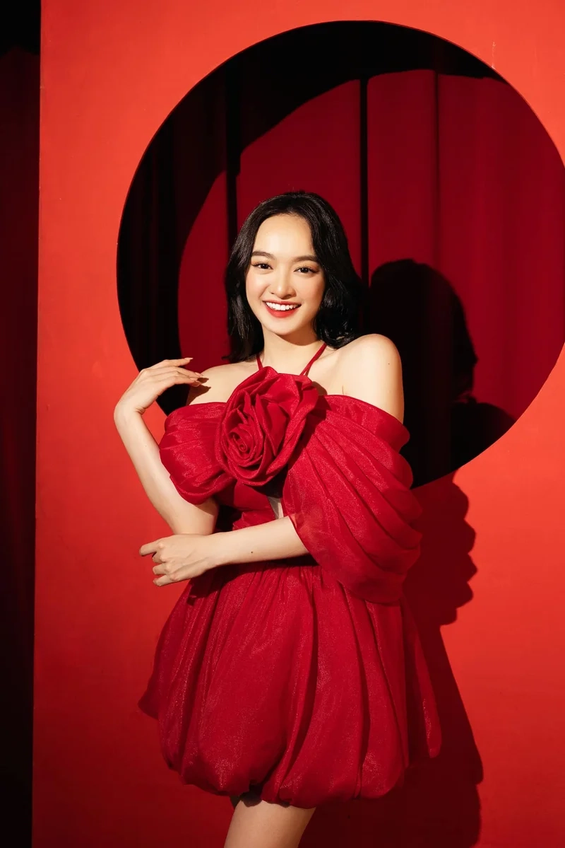 Kaity Nguyễn sinh năm nào mà tài năng đến thế?