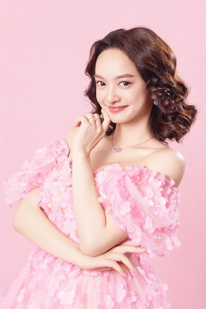 Hé lộ Kaity Nguyễn số đo 3 vòng khiến dân tình trầm trồ