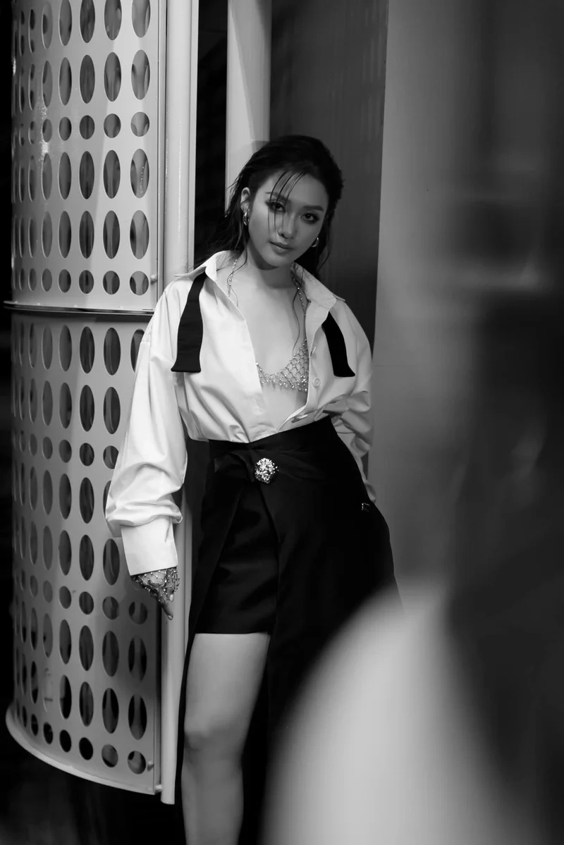 Để duy trì vóc dáng, Khả Ngân Yoga chính là bí quyết giúp cô luôn khỏe đẹp