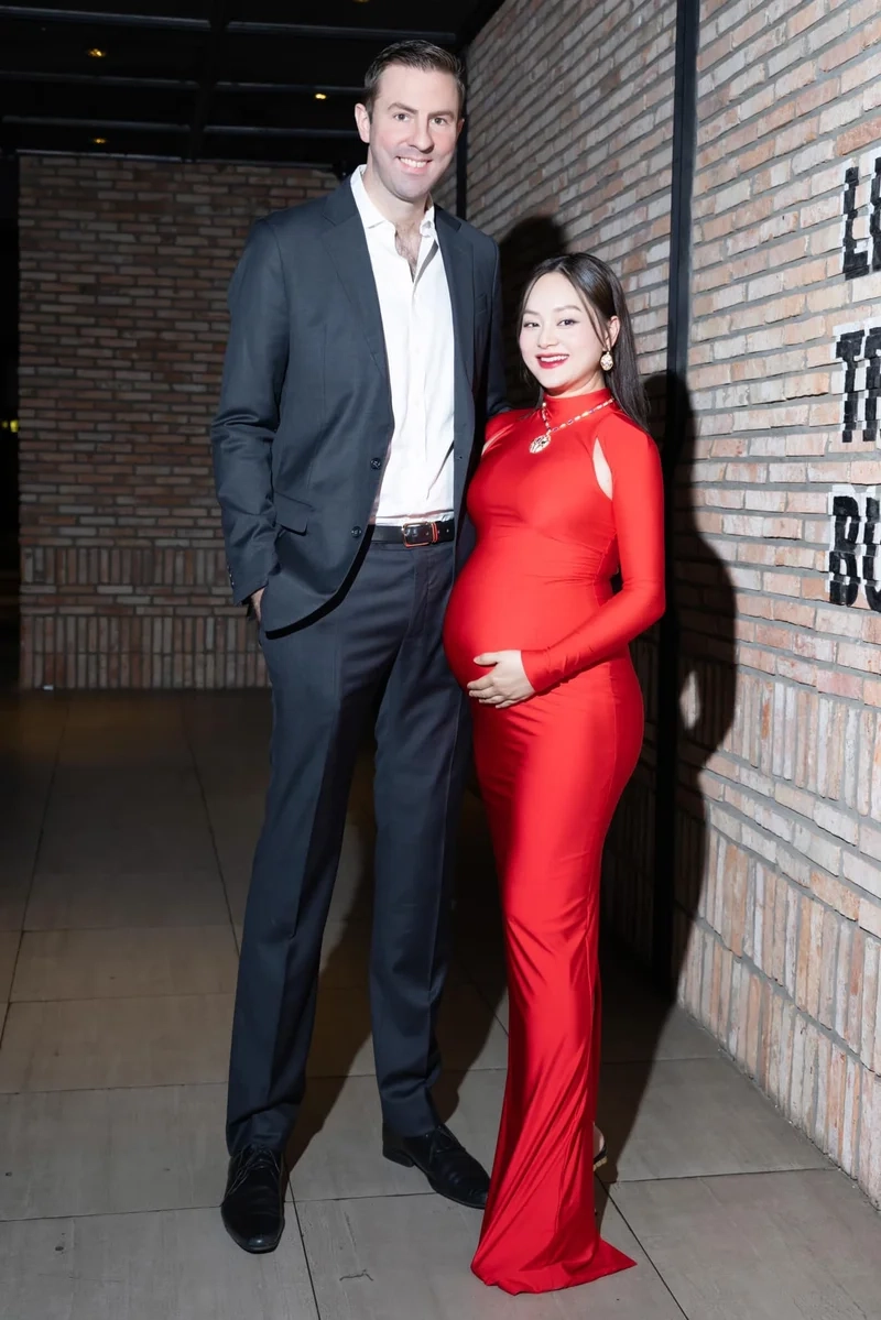 Thật bất ngờ khi biết Lan Phương và chồng 2m chênh lệch chiều cao thế nào