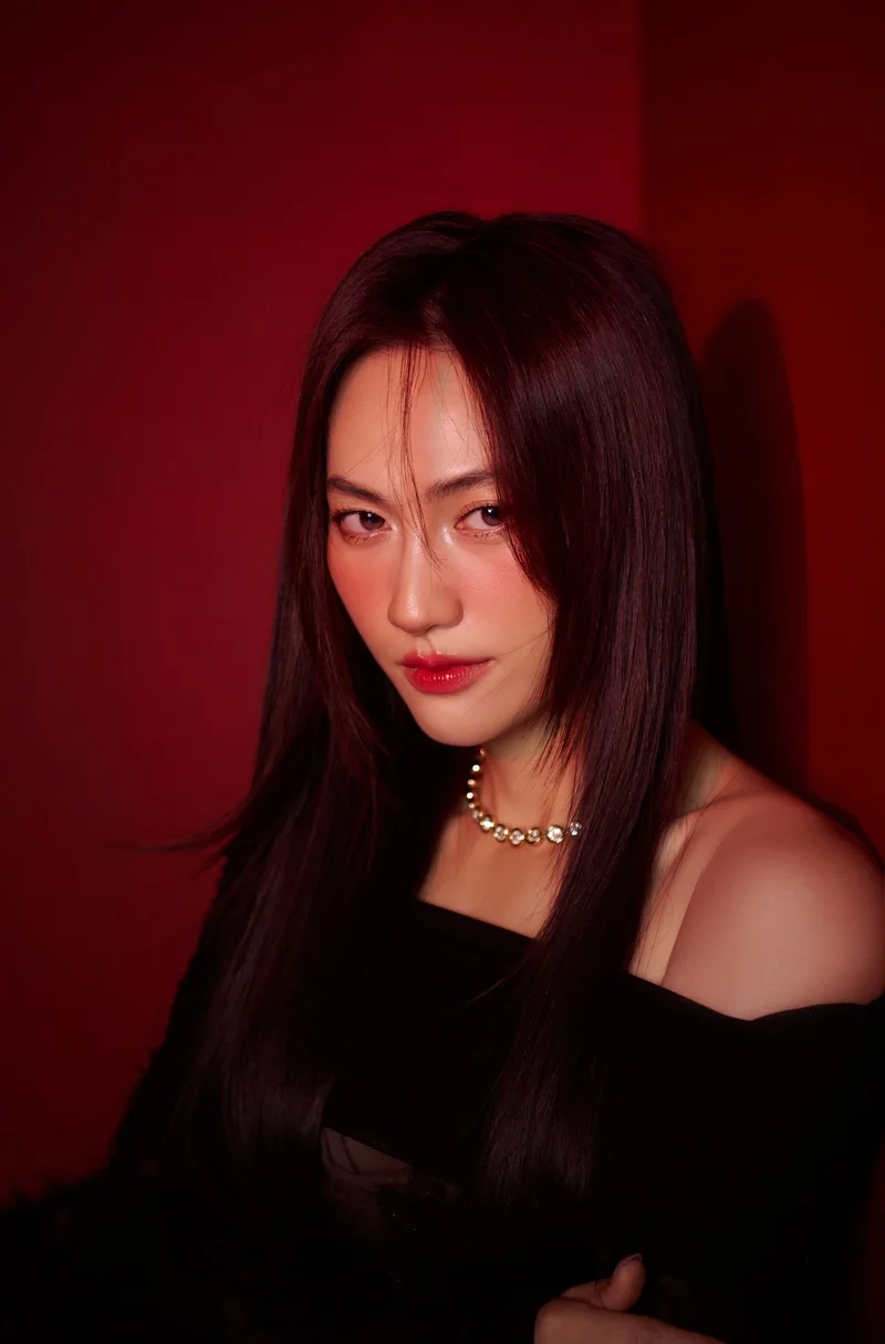 Lối nhỏ đen phương anh đào là một ca khúc đầy cảm xúc