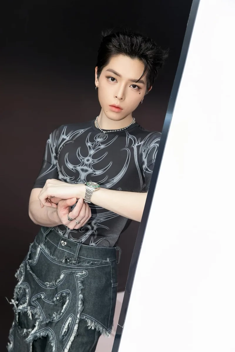 Chiều cao đức phúc khiến nhiều fan tò mò và thích thú