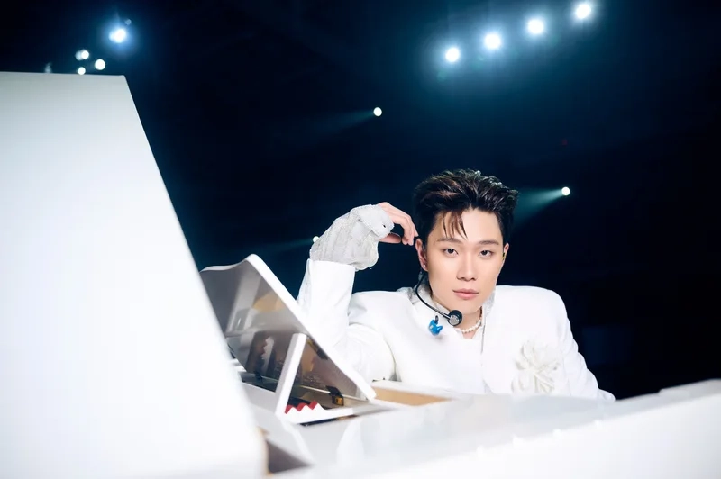 Ảnh dương domic sau lưng giúp bạn thể hiện phong cách độc đáo