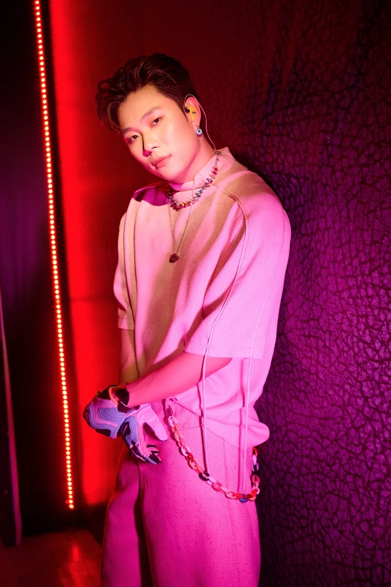 Anh trai say hi dương domic tạo không khí vui vẻ và sôi động