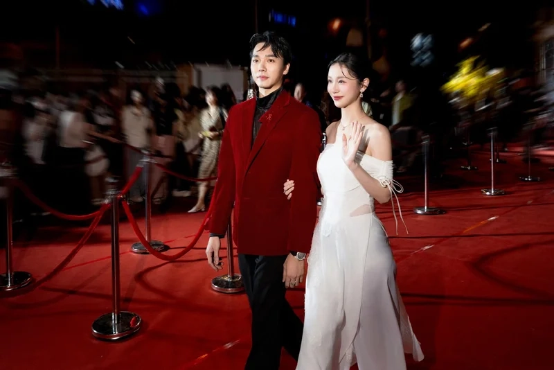 Hải Nam Jun Vũ - Cặp đôi trai tài gái sắc gây bão mạng xã hội