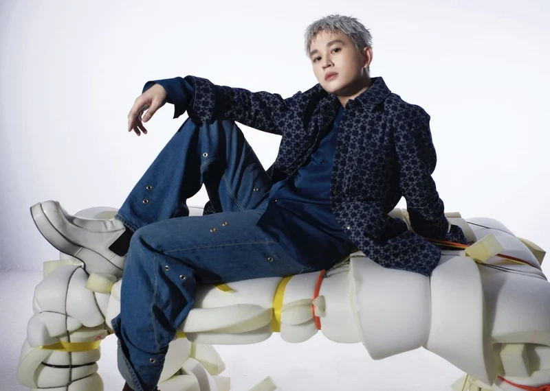 Bray 3 sọc là một trong những sản phẩm nổi bật của anh